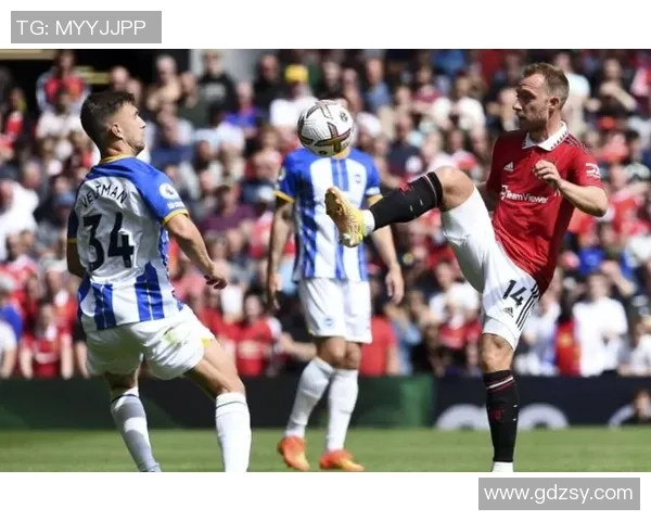 曼联与布莱顿激战正酣詹俊解读比赛精彩瞬间与战术分析